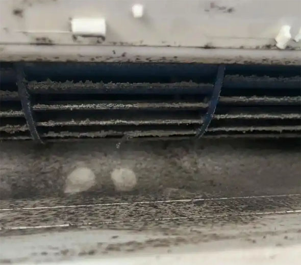 玉溪空调吹的风有股烧焦味是怎么回事